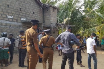 கிளிநொச்சியில் கணவனின் கொடூர செயல் மனைவியை கொன்று தானும் விபரீத முடிவெடுத்தார் - அநாதைகளாகினர் பிள்ளைகள்