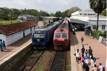 ඉන්ධන හේතුවෙන් කිසිදු දුම්රිය ගමනකට බාධා නෑ...