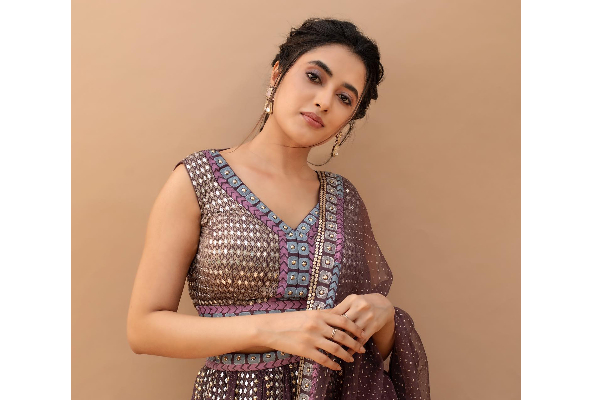 ரஜினிக்கு நோ.. தனுஷுக்கு மட்டும் உடனே ஓகே சொன்ன இளம் நடிகை | Priyanka Arulmohan Says No To Rajini Yes Dhanush