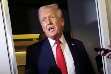 ඉරානේ දරුවන්ගේ පාසලට අපි ගැහුවේ නෑ - ඉරානෙම ගහගත්තා - ට්‍රම්ප්ගෙන් අමුතු ප්‍රකාශ