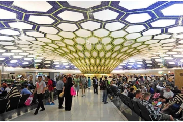 பாஸ்போர்ட், போர்டிங் பாஸ் தேவையில்லாத உலகின் முதல் விமான நிலையம்.! எந்த நாட்டில் தெரியுமா?