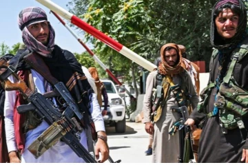 எல்லை மீறும் தாலிபான்கள்! போனில் பாட்டு கேட்டு கொண்டிருந்த இளைஞருக்கு நேர்ந்த கொடூரம்