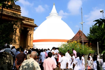 விகாரை ஒன்றின் தலைசுற்றவைக்கும் ஒருமாத மின்கட்டணம் தொகை!