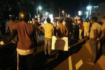 விமல் வீரவன்சவின் வீடும் முற்றுகை
