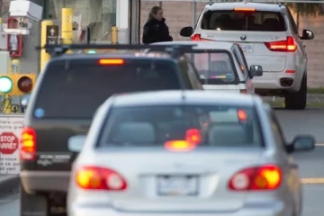 கனடாவின் எல்லைகளை திறப்பதில் உருவாகியுள்ள புதிய சிக்கல்