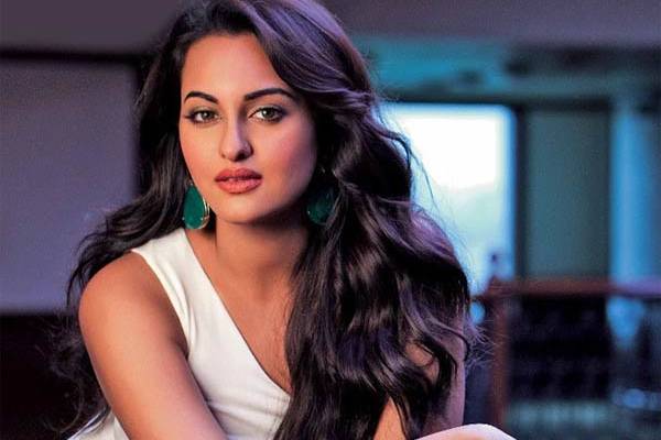 பெரிய பட வாய்ப்புகாக அதை செய்தேன்!! வெளிப்படையாக பேசிய ரஜினி பட நடிகை | Actress Sonakshi Sinha Open Talk பெரிய பட வாய்ப்புகாக அதை செய்தேன்!! வெளிப்படையாக பேசிய ரஜினி பட நடிகை | Actress Sonakshi Sinha Open Talk