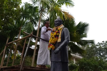 தர்மலிங்கத்தின் நினைவுத் தூபியில் தமிழரசு கட்சியின் பெயர் திட்டமிட்டு மறைக்கப்பட்டுள்ளதாக குற்றச்சாட்டு (video)