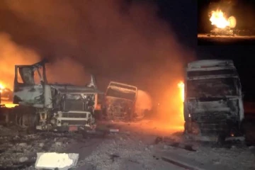 எண்ணெய் துறைமுகத்தை குறிவைத்து அமெரிக்க நடத்திய தாக்குதல்: பலி எண்ணிக்கை 74 ஆக உயர்வு