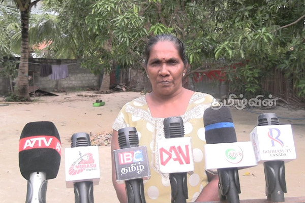 யாழில் வெள்ளத்தால் பாதிக்கப்பட்ட மக்களின் மன வேதனை! செய்தி சேகரித்த ஊடகவியலாளருக்கும் அச்சுறுத்தல்.. | The Mental Anguish Of The Flood Affected People யாழில் வெள்ளத்தால் பாதிக்கப்பட்ட மக்களின் மன வேதனை! செய்தி சேகரித்த ஊடகவியலாளருக்கும் அச்சுறுத்தல்.. | The Mental Anguish Of The Flood Affected People