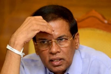 ඔයාට වඩා මට ආර්ථික ප්‍රශ්ණ - ඔයාට අඩුම මාසෙකට සැරයක් පඩියක් හරි ලැබෙනවා - මට විශ්‍රාම වැටුපක්වත් නැහැ - හිටපු ජනපති මෛත්‍රී දුක කියයි