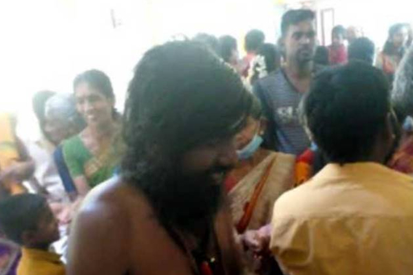 ஹட்டன் பகுதியில் ஊரடங்கை மீறி கோவில் ஒன்றில் இடம்பெற்ற உற்சவம்: புகைப்படங்கள் | Celebration Temple Across Curfew The Hutton Area