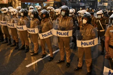 අන්තරේ පා ගමනට පොලීසියෙන් කදුළු ගෑස් ප්‍රහාර