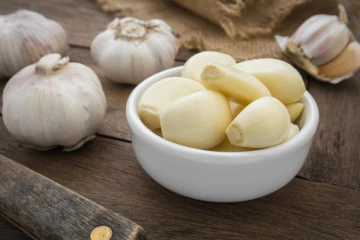 வெறும் வயிற்றில் பச்சை பூண்டு சாப்பிடுவது நன்மையா?