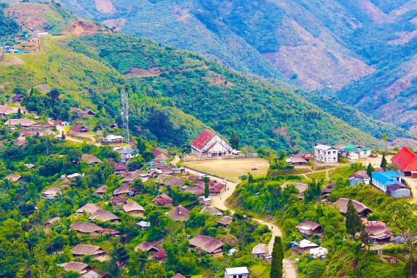 சமையலறை ஒரு நாட்டிலும் - வீட்டின் ஹோல் மற்றொரு நாட்டிலும் - நடுவில் பிரதான வீதி -இந்தியாவில் இப்படி ஒரு எல்லை கிராமம் | Indian Village With Dual Citizenship Nagaland