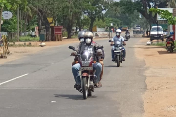 பயணக் கட்டுப்பாட்டை மீறி மக்கள் நடமாட்டம்  வர்த்தக நிலையங்களும் திறப்பு