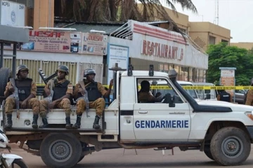 பர்கினோ பசோ நாட்டில் பயங்கரவாதிகள் தாக்குதல்! 19 பேர் பலி