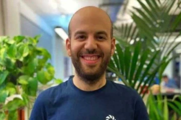 பெட்ரூமில் படுத்துக்கொண்டே ரூ.1000 கோடி சம்பாதித்த காதலன் - ஐடியா கொடுத்த காதலி