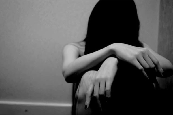 அழுகிய கணவர் உடலுடன் நான்கு நாட்கள் இருந்த மனைவி-கொடூர சம்பவம்! - தமிழ்நாடு