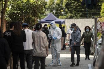 சீனாவை ஆட்டம் காணவைக்கும் கொரோனா ; ஷாங்காயில்  மூவர் உயிரிழப்பு!