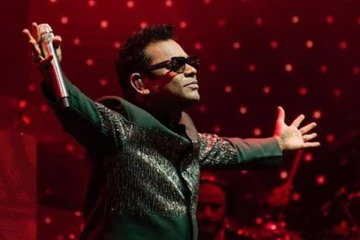 முதல் படமே ஹிட் கொடுத்த இயக்குனருடன் கைகோர்க்கும் ஏ.ஆர். ரஹ்மான்.. ஹீரோ இந்த நடிகரின் மகன் தான்