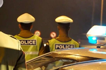 இலங்கையில் கொடூரம்: மனைவி - மாமியருக்கு வாள்வெட்டி! தீயில் எரிந்த நபர்