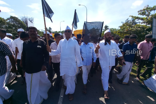 தமிழர்களின் தலையெழுத்தை சிங்களவர்களிடம் ஒப்படைத்த பிரித்தானியர்கள் - சாணக்கியன் ஆவேசம்! | Sri Lanka Black Day Batticalo Protest Shanakiyan