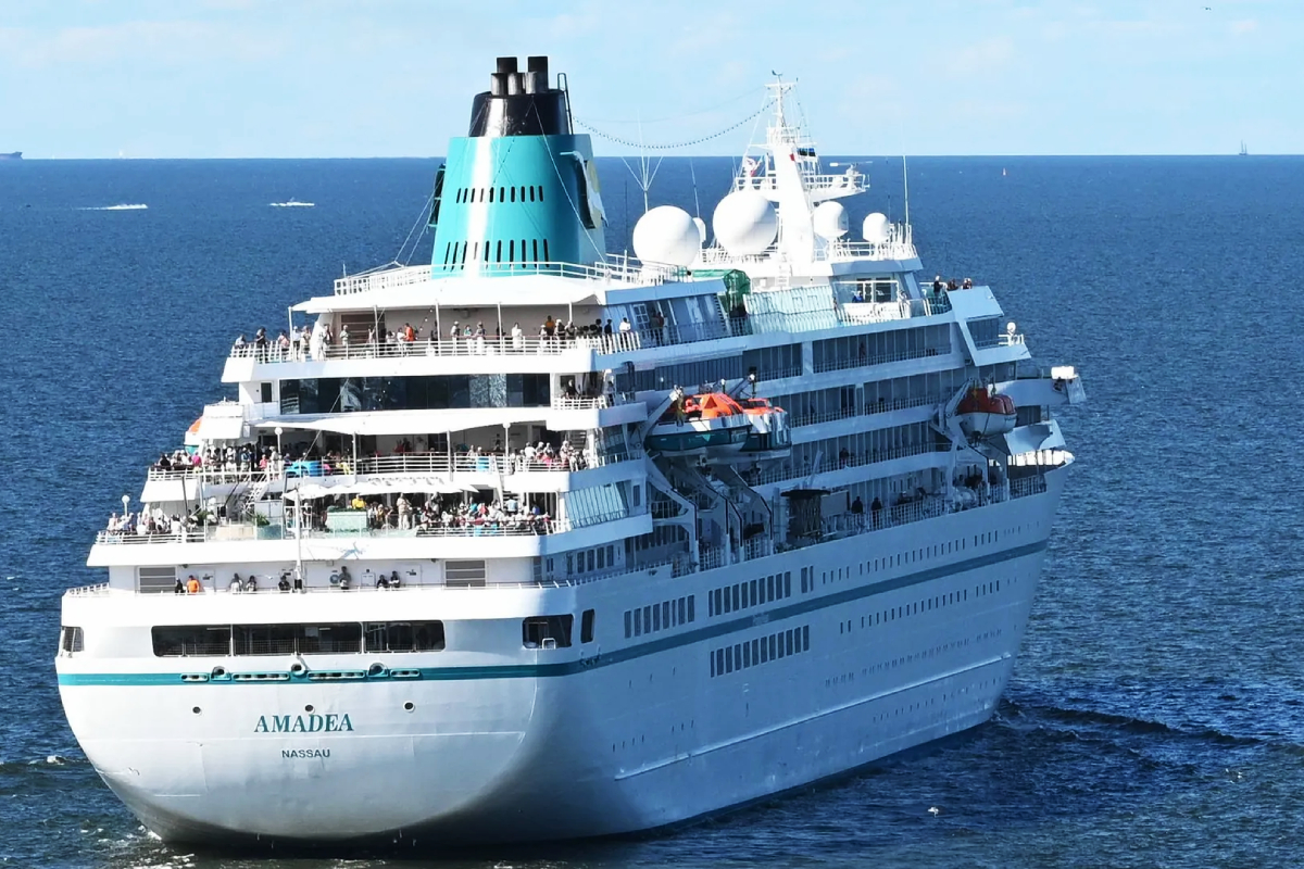 இலங்கைக்கு வருகை தந்த வெளிநாடொன்றின் பிரபல கப்பல்! | Ms Amadea Luxury Cruise Ship Arrived Sri Lanka