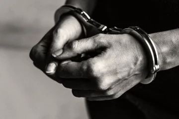 හඳුන්කුරු අලෙවි කිරිමේ මුවාවෙන් කාන්තාවන් 05ක් ගැට කපලා..