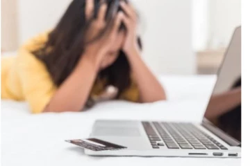 கனடாவில் தன்னை ஆண் போல காட்டி கொண்டு பல பெண்களை வலையில் வீழ்த்தி பணத்தை குவித்த மோசடி பெண்! எச்சரிக்கை செய்தி