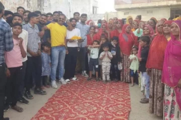 185 பேர் கொண்ட ஒரே குடும்பம் - 6 தலைமுறையாக ஒன்றாகவே வசிக்குறாங்களாம்..