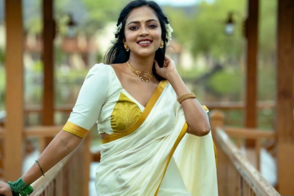 நடுக்காட்டில் அந்த ஆடை மட்டும் அணிந்து குளிக்கும் வீடியோவை பகிர்ந்த விஜய் பட நடிகை.. வாய்ப்பிளக்கும் இளைஞர்கள் | Amala Paul Latest Bathing Video In Pool