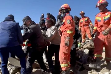 திபெத்தை உலுக்கியுள்ள பூகம்பம் ; 126 பேர் பலி; 450 பேர் உயிருடன் மீட்பு