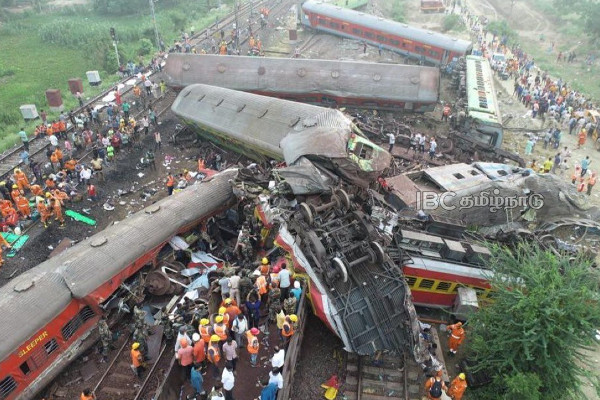 ரயில் விபத்திற்கு காரணமானவர்களை கண்டு பிடித்துவிட்டோம் - அமைச்சர் பரபரப்பு பேட்டி | We Have Found Those Responsible For Train Accident ரயில் விபத்திற்கு காரணமானவர்களை கண்டு பிடித்துவிட்டோம் - அமைச்சர் பரபரப்பு பேட்டி | We Have Found Those Responsible For Train Accident