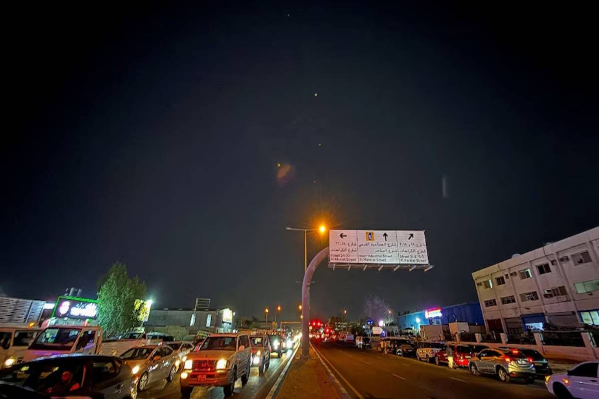 தாக்குதலை தீவிரப்படுத்தியுள்ள ஈரான்.. பல நாடுகள் மீது ஏவுகணை மற்றும் ட்ரோன் தாக்குதல் | Will Iran Attack Gulf States தாக்குதலை தீவிரப்படுத்தியுள்ள ஈரான்.. பல நாடுகள் மீது ஏவுகணை மற்றும் ட்ரோன் தாக்குதல் | Will Iran Attack Gulf States