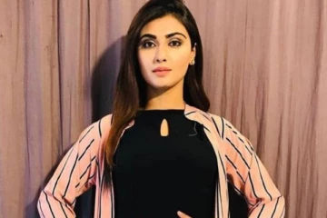 குளிக்கும் தொட்டியில் ஆடையே இல்லா புகைப்படம் வெளியிட்டு பரபரப்பை கிளப்பிய நடிகை- செம வைரல் புகைப்படம்