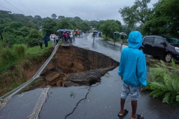 சூறாவளியால் 190 பேருக்கு நேர்ந்த சோகம்!