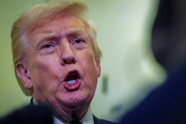 ட்ரம்பின் சமூக வலைதளப் பக்கத்தில் பகிரப்பட்ட காணொளி: ஆதங்கத்தை வெளிப்படுத்திய ஒபாமா | Obama Reacts To Trump Racist Video