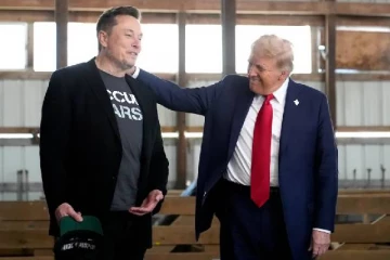 இன்னொரு ஜனாதிபதியாகவே நடந்துகொள்ளும் எலோன் மஸ்க்... கடும் அதிருப்தியில் ட்ரம்ப் அணி