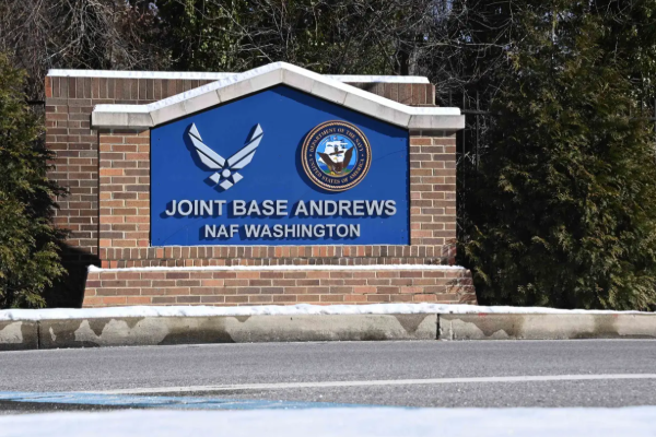 அமெரிக்கா ராணுவத்தை கலங்கடித்த மர்ம பார்சல் - திறந்ததும் வீரர்களுக்கு உடல்நல பாதிப்பு | 7 Ill After Open Suspicious Package Us Army Base அமெரிக்கா ராணுவத்தை கலங்கடித்த மர்ம பார்சல் - திறந்ததும் வீரர்களுக்கு உடல்நல பாதிப்பு | 7 Ill After Open Suspicious Package Us Army Base