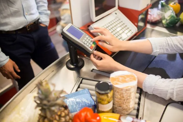 பல்பொருள் அங்காடியில் இளம் பெண் சிப்பாயின் மோசமான செயல் ; திகைத்த ஊழியர்கள்! | Female Soldier Who Left Supermarket Without Paying பல்பொருள் அங்காடியில் இளம் பெண் சிப்பாயின் மோசமான செயல் ; திகைத்த ஊழியர்கள்! | Female Soldier Who Left Supermarket Without Paying