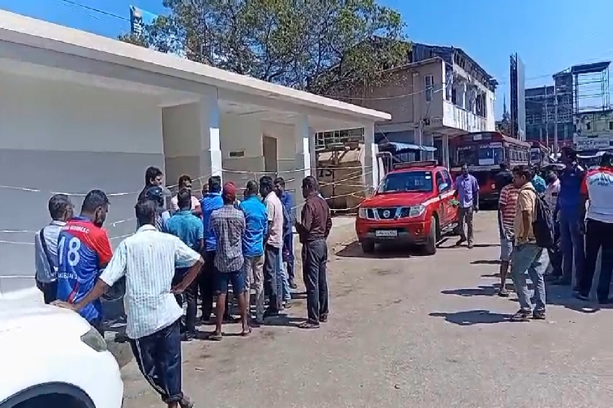 பொதுமலசல கூட விவகாரம் : யாழ்.மாநகரசபை -இ.போ.ச முறுகல் | Public Toilet Jaffna Municipal Council Ctb