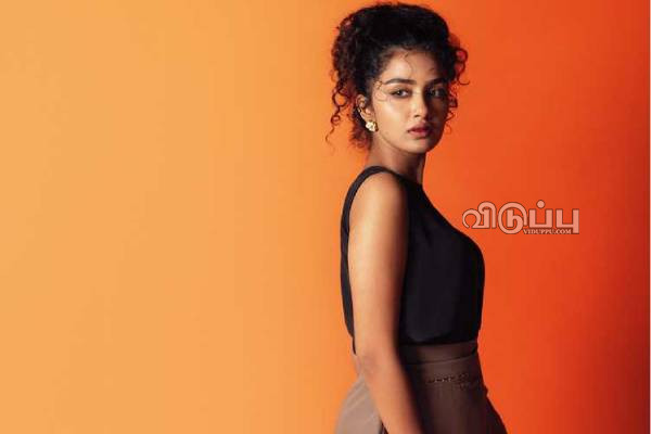 இந்த ஆண்டில் மட்டும் 7 படங்கள், முன்னணி நடிகைகளை வென்று சாதனை படைத்த நடிகை! | Do You Know Actress Who Gave 7 Movies In A Year