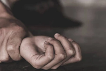 மனைவிக்கு 18 வயதுக்கு மேல் இருந்தால், பாலியல் வன்கொடுமை குற்றமில்லை - உயர்நீதிமன்றம்