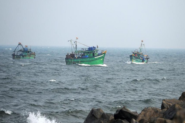 கடலுக்கு செல்லாதீர்கள்; மீனவர்களுக்கு எச்சரிக்கை! | Warning To Fishermen
