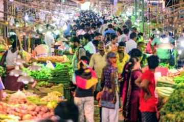 தளர்வுகளால் கொரோனாவை காற்றில் பறக்க விட்ட பொதுமக்கள்; காய்கறிகள் விலை எவ்வளவு தெரியுமா?