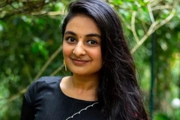 பாபநாசம் படத்தில் கமலுக்கு மகளாக நடித்த நடிகையா இது! போட்டோஷூட்டில் கலக்கும் எஸ்தர் அனில்