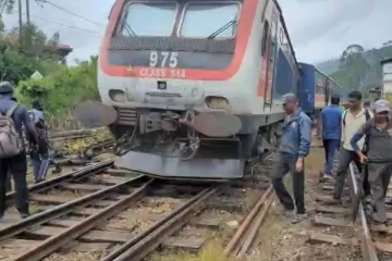 தடம்புரண்டது எல்ல ஒடிசி புகையிரதம்