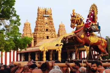 யாழ். நல்லூர் கந்தசுவாமி ஆலயத்தில் சிறப்பாக இடம்பெற்ற மானம்பூ உற்சவம் (Photos)