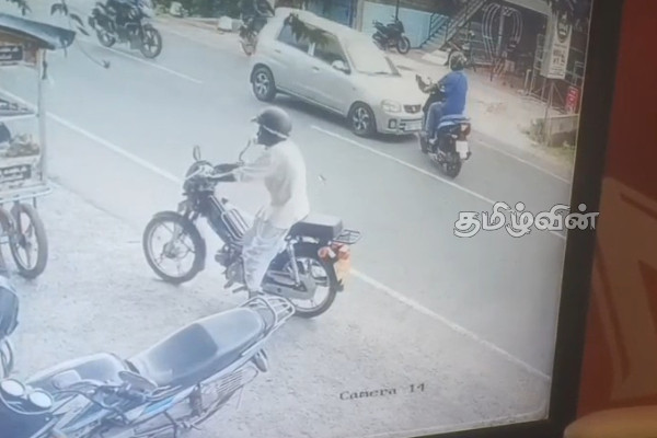 யாழில் மோட்டார் சைக்கிளும் காரும் மோதி விபத்து! | Otorcycle And Car Collide In Jaffna