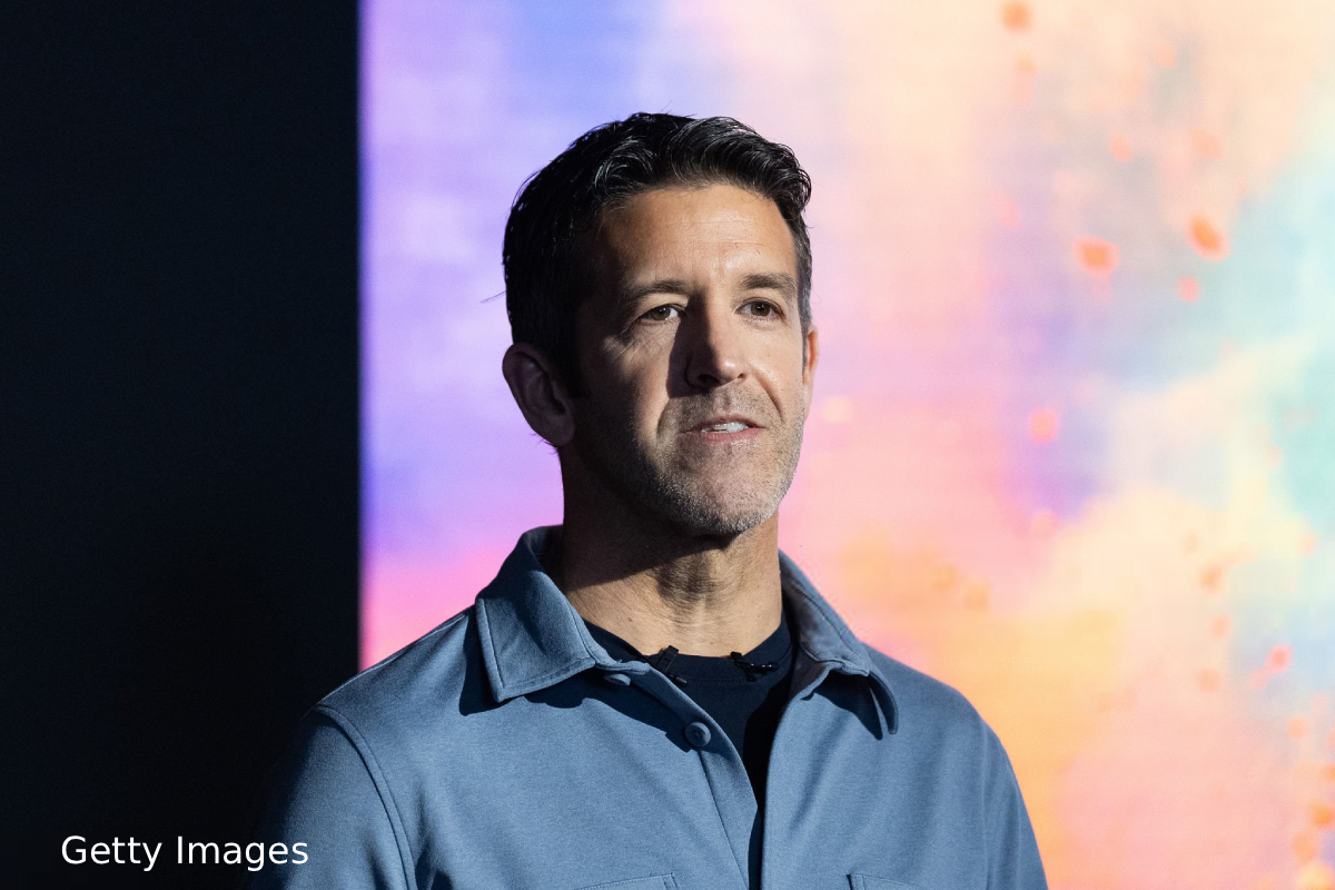 John Ternus Apple CEO 2026, Tim Cook steps down Apple, Apple leadership change 2026, Apple hardware chief CEO, Apple AI strategy John Ternus, Apple product innovation #AppleCEO #JohnTernus #TimCook #AppleLeadership #TechNews #Innovation #AI